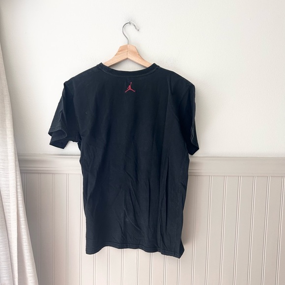 Vintage Air Jordan Boys XL Black and Red Kids Short Sleeve Tee - Picture 5 of 5